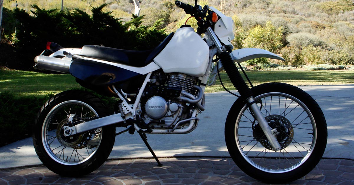 Image of a white Honda-XR670L