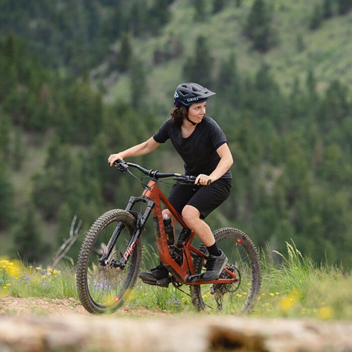 Giro Womens Montaro II MIPS MTB Helmet | FortNine Canada Giro Womens Montaro II MIPS MTB Helmet | FortNine Canada