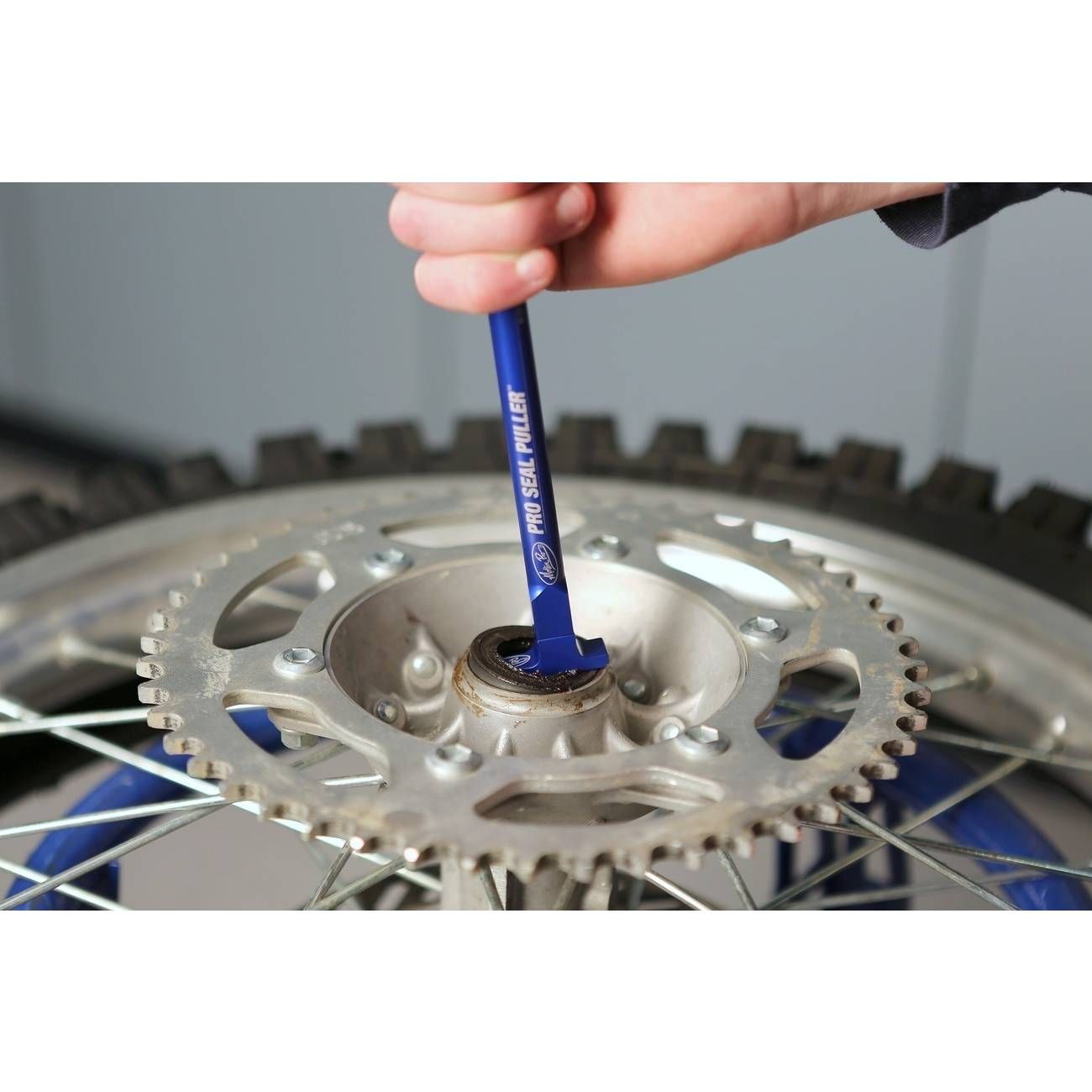 Motion Pro Seal Puller - 08-0712 | FortNine