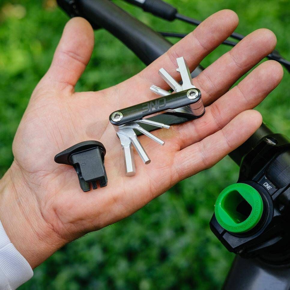 OneUp Components EDC Lite Tool | FortNine