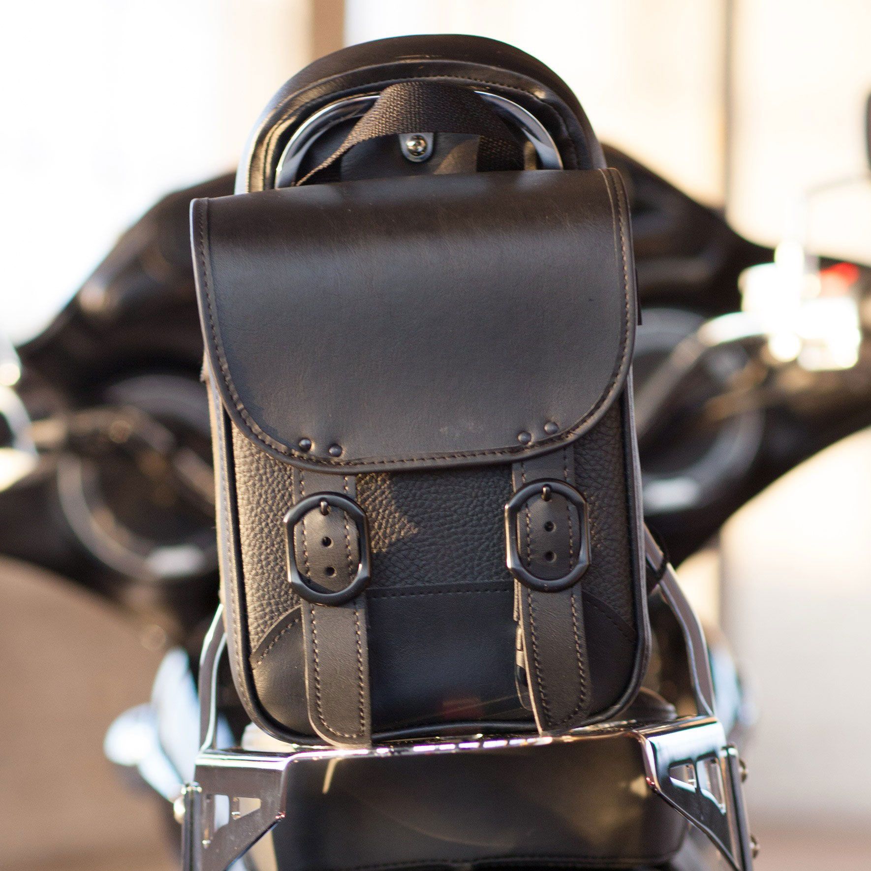 Willie and Max Black Jack Sissy Bar Bag | FortNine