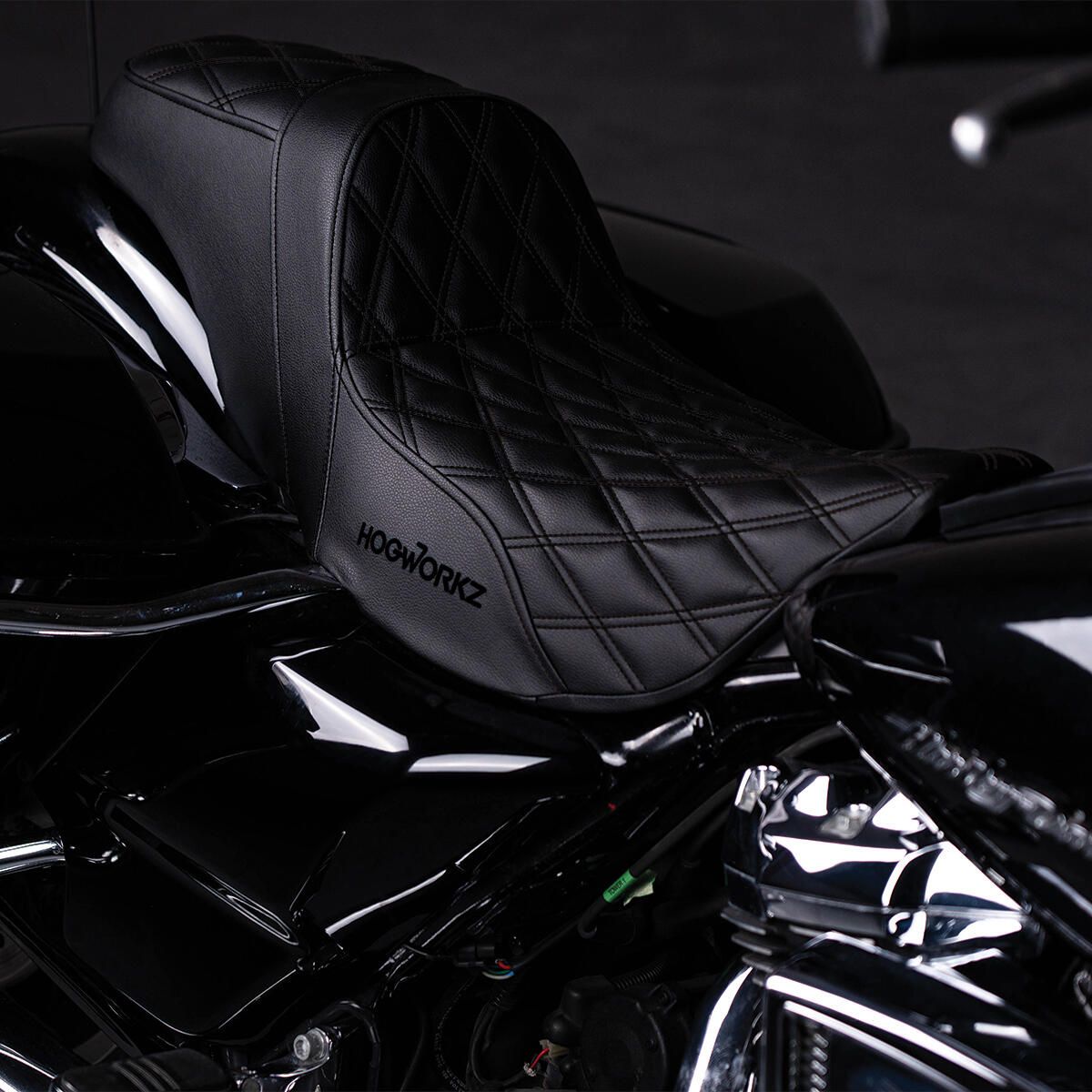 HogWorkz Two-Up Seat Diamond Black Stitching - HW122001 | FortNine