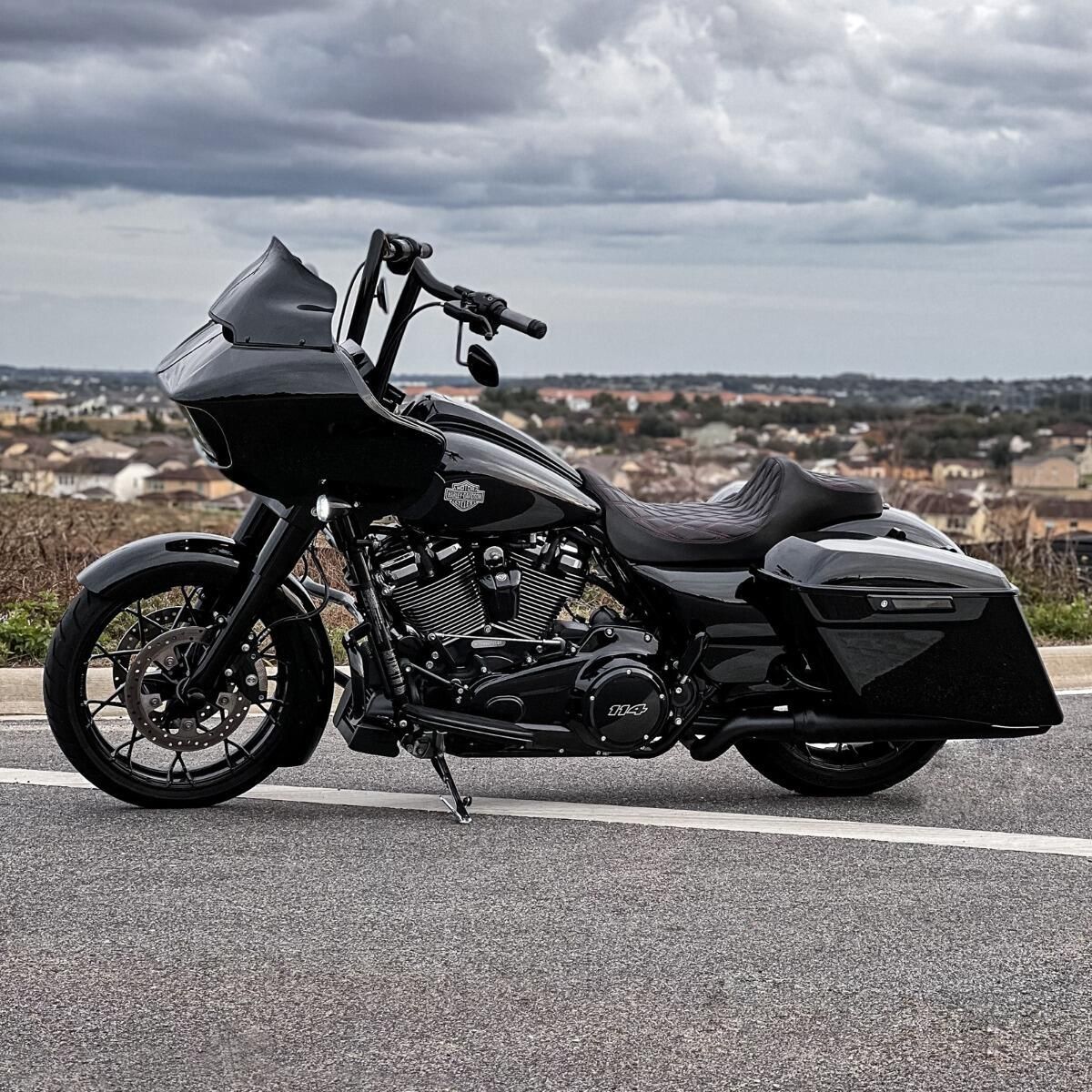 チンバウ  CONTEMPORANEA Chute 8 Head Multi Pendant – Kuzco Lighting